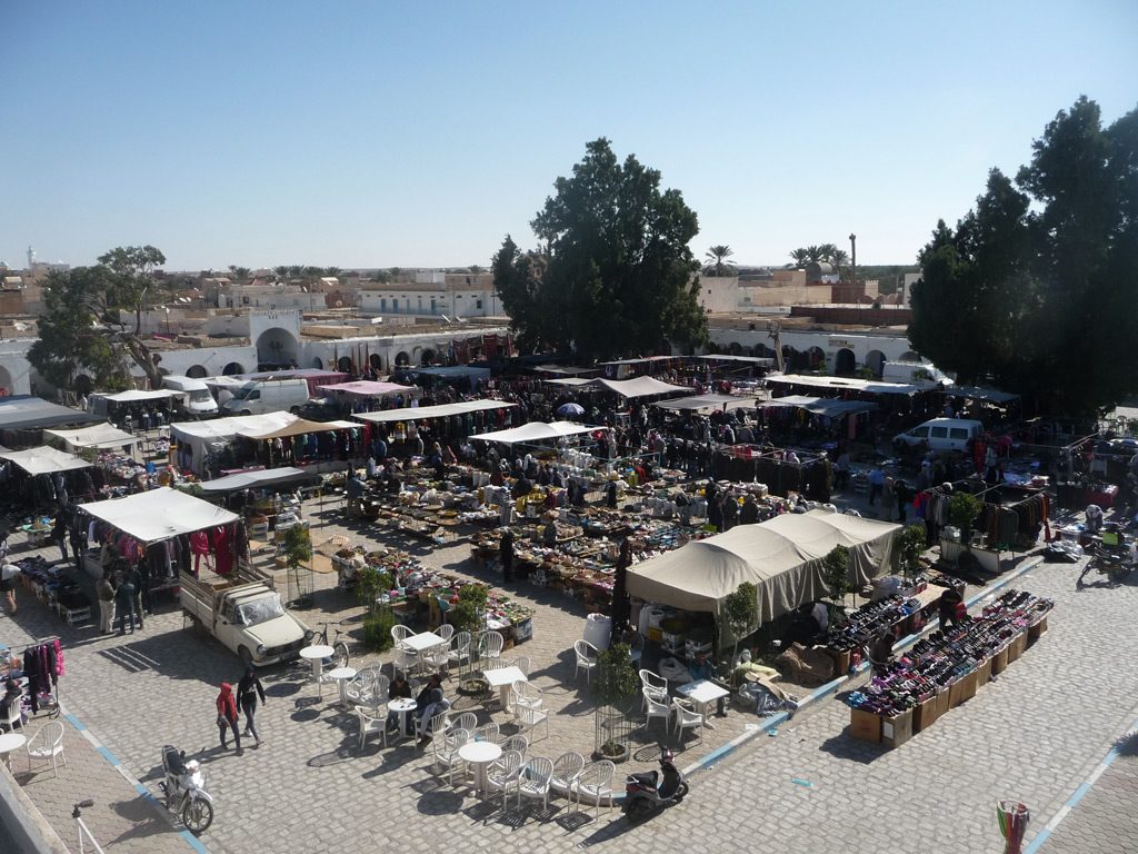 Yoga et Randonnée au Sahara, en Tunisie