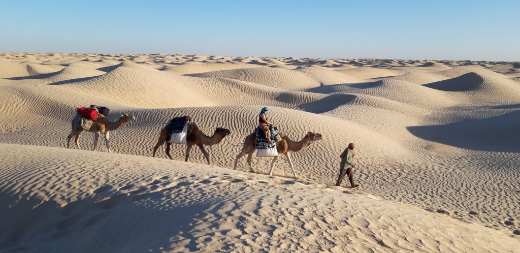 Yoga et Randonnée au Sahara, en Tunisie