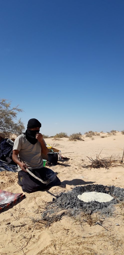 Yoga et Randonnée au Sahara, en Tunisie